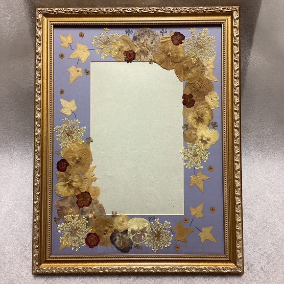 Vintage Dried Pressed Pansies Floral Gold Frame Art - Picture 1 of 11